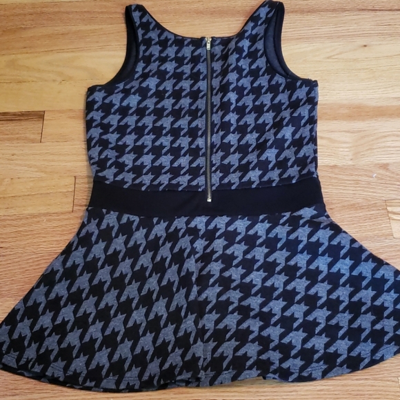 EUC Houndstooth peplum top - Picture 4 of 4